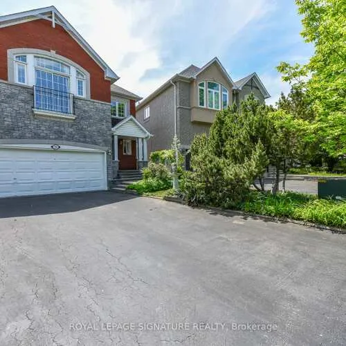 Premium freehold home for sale: 5504, Windy Hill, Hurontario, Mississauga