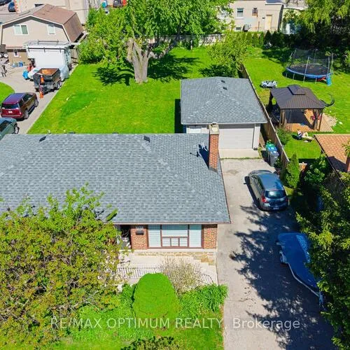 Premium freehold home for sale: 1747, Coram, Dixie, Mississauga