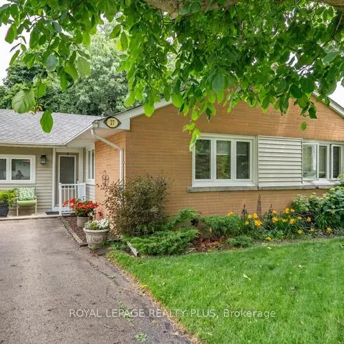 Premium freehold home for sale: 27, Sora, Streetsville, Mississauga