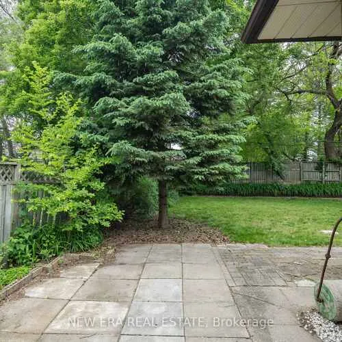 Premium freehold home for sale: 1553, Wembury, Lorne Park, Mississauga