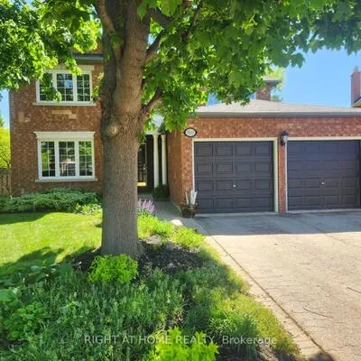 560,&nbsp;Chagall, Hurontario, Mississauga