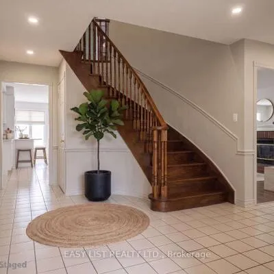 208,&nbsp;Anastasia, Cooksville, Mississauga