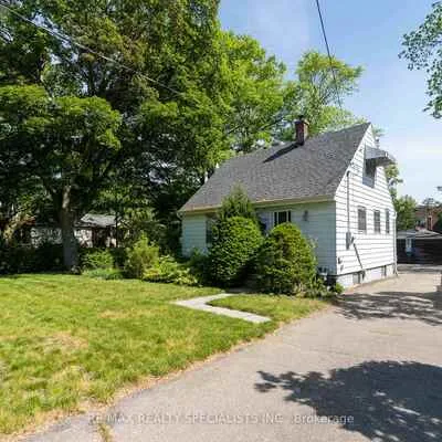 1481,&nbsp;Garnet, Mineola, Mississauga
