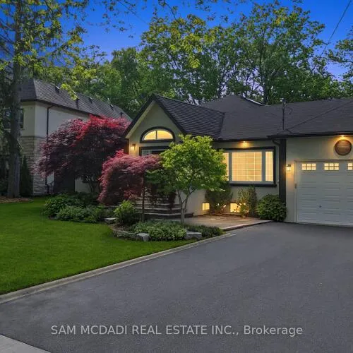 Premium freehold home for sale: 1195, Crestdale, Lorne Park, Mississauga
