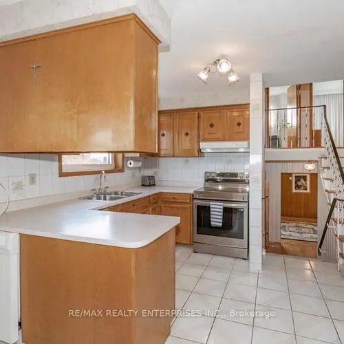 Premium freehold home for sale: 7368, Redstone, Malton, Mississauga