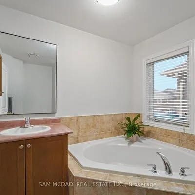 891,&nbsp;Oasis, East Credit, Mississauga