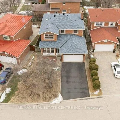 796,&nbsp;Buckingham, Creditview, Mississauga