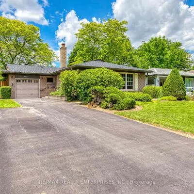1027,&nbsp;Argus, Applewood, Mississauga