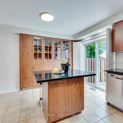 592,&nbsp;Candlestick, Hurontario, Mississauga