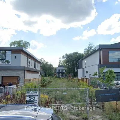 755,&nbsp;MONTBECK, Lakeview, Mississauga