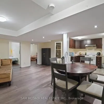 525,&nbsp;Driftcurrent, Hurontario, Mississauga