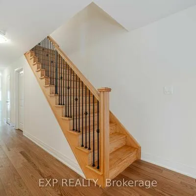 209,&nbsp;Wyndham, Streetsville, Mississauga