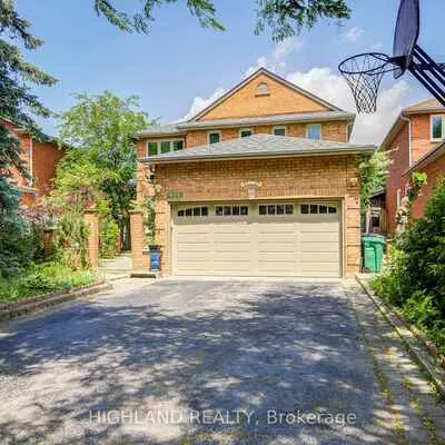 4369,&nbsp;Spinningdale, East Credit, Mississauga