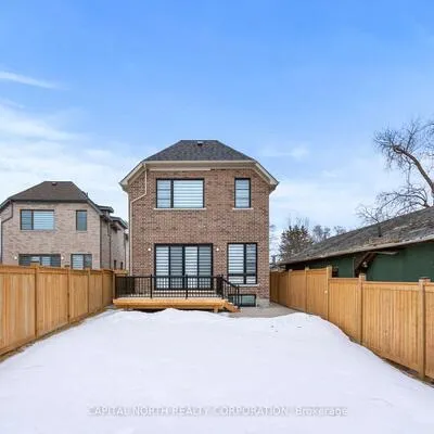 1076,&nbsp;Roosevelt, Lakeview, Mississauga