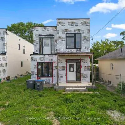1033,&nbsp;Alexandra, Lakeview, Mississauga