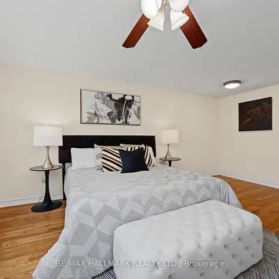 329,&nbsp;Kingsbridge Garden, Hurontario, Mississauga