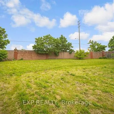 692,&nbsp;Huntington Ridge, Hurontario, Mississauga