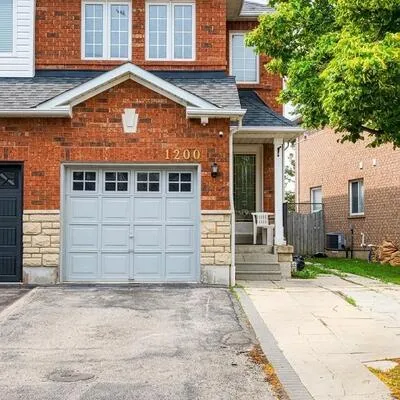 1200,&nbsp;Foxglove, East Credit, Mississauga
