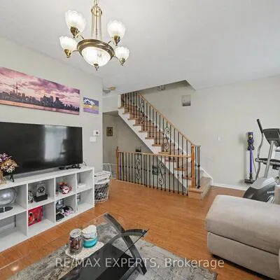 7035,&nbsp;Rexwood, Malton, Mississauga