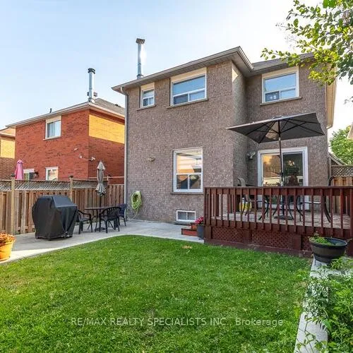 Premium freehold home for sale: 6369, Longspur, Lisgar, Mississauga
