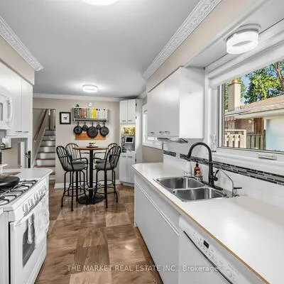 1033,&nbsp;Franconia, Applewood, Mississauga