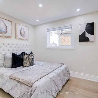 1059,&nbsp;Ivandale, East Credit, Mississauga