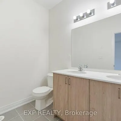 209,&nbsp;Wyndham, Streetsville, Mississauga