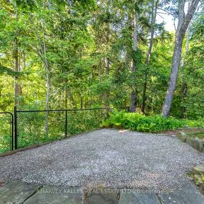1033,&nbsp;Fair Birch, Lorne Park, Mississauga