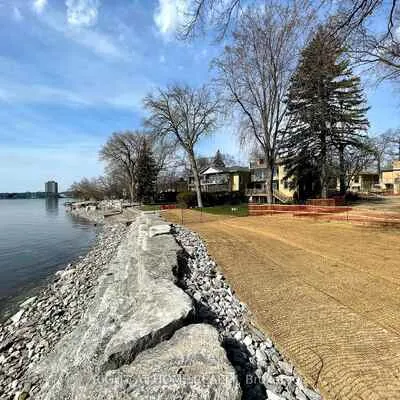 9,&nbsp;Carlis, Port Credit, Mississauga