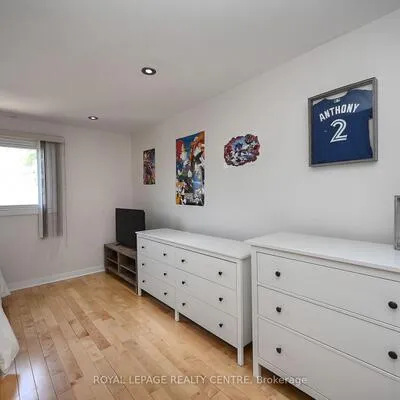 1221,&nbsp;Kos, Lorne Park, Mississauga