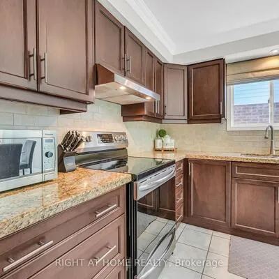 4516,&nbsp;Donegal, Central Erin Mills, Mississauga