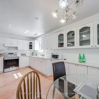 23,&nbsp;Broadview, Port Credit, Mississauga