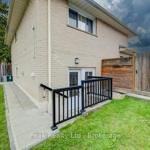 Premium freehold home for sale: 2235, Waycross, Sheridan, Mississauga