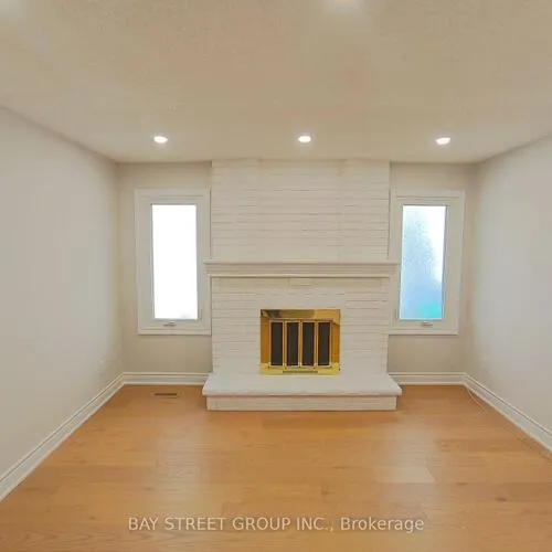 Premium freehold home for sale: 3282, Dragon, Fairview, Mississauga