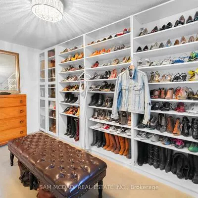 644,&nbsp;Sweetwater, Lorne Park, Mississauga