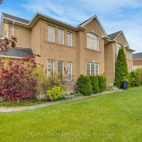Premium freehold home for sale: 7419, Black Walnut, Lisgar, Mississauga