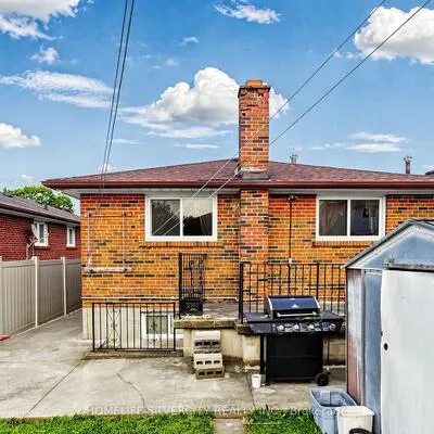 3126,&nbsp;Redbank, Malton, Mississauga
