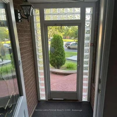 512,&nbsp;Chieftan, Hurontario, Mississauga