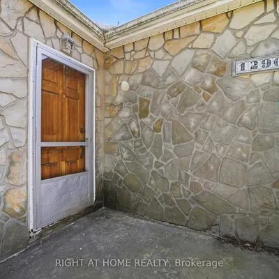1290,&nbsp;Strathy, Lakeview, Mississauga