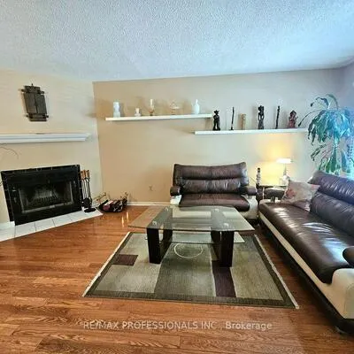 500,&nbsp;Silverthorne, Hurontario, Mississauga