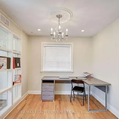 1235,&nbsp;Old River, Mineola, Mississauga