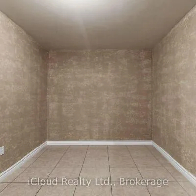 5661,&nbsp;Volpe, East Credit, Mississauga