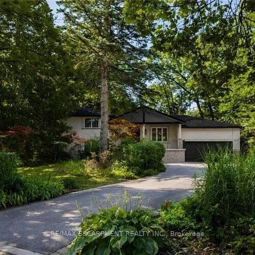 Premium freehold home for sale: 1063, Greenoaks, Lorne Park, Mississauga