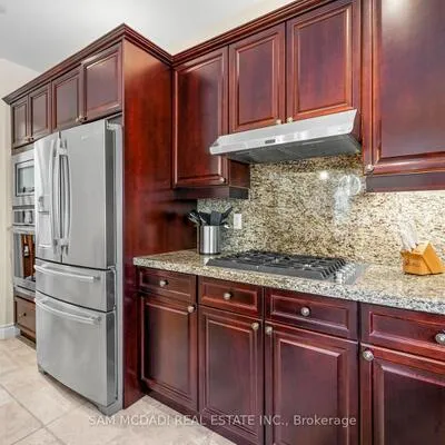 527,&nbsp;Meadow Wood, Clarkson, Mississauga