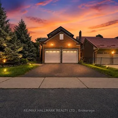 329,&nbsp;Kingsbridge Garden, Hurontario, Mississauga
