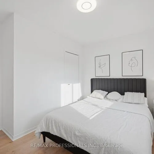 Premium freehold home for sale: 10, Hopedale, Streetsville, Mississauga