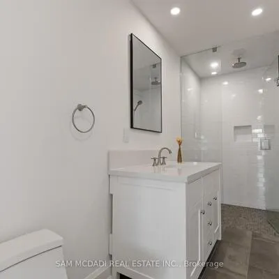 4,&nbsp;Iroquois, Port Credit, Mississauga