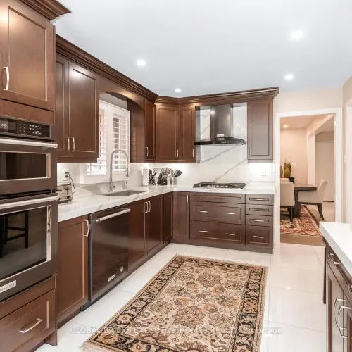 Premium freehold home for sale: 5952, Grossbeak, Lisgar, Mississauga
