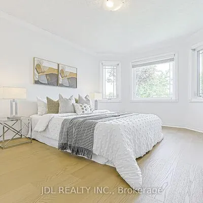 676,&nbsp;Ceremonial, Hurontario, Mississauga