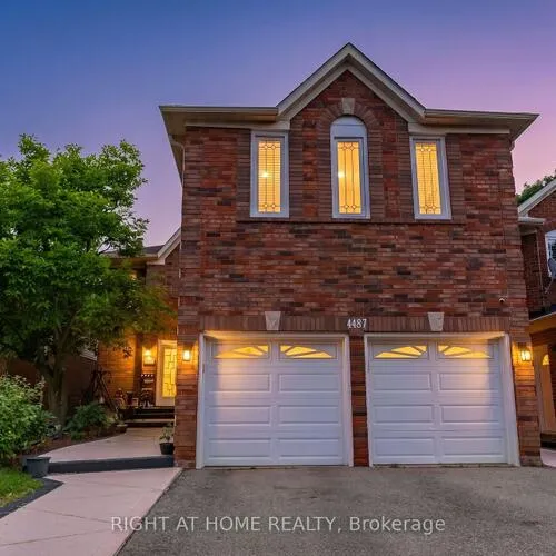 Premium freehold home for sale: 4487, Inchbury, Central Erin Mills, Mississauga